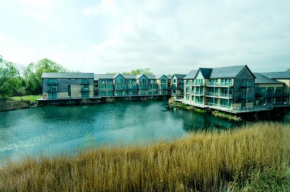 De Vere Cotswold Water Park Apartments